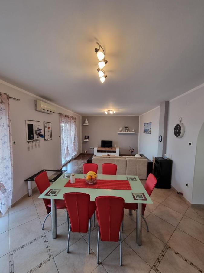 Apartments Vukic Crikvenica Buitenkant foto