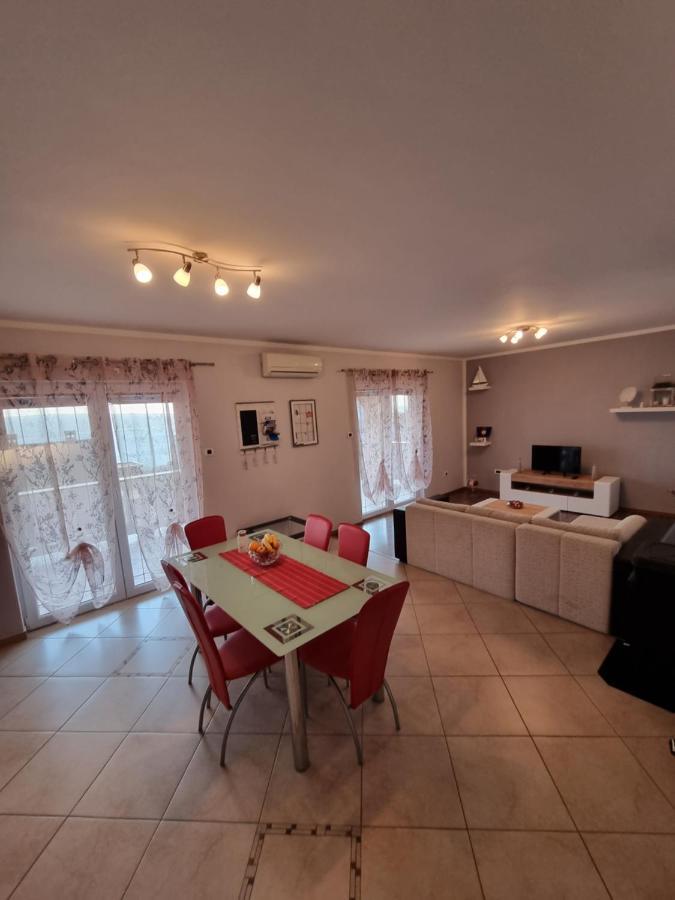 Apartments Vukic Crikvenica Buitenkant foto